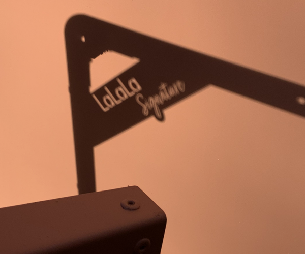 Ombre logo lalala signature